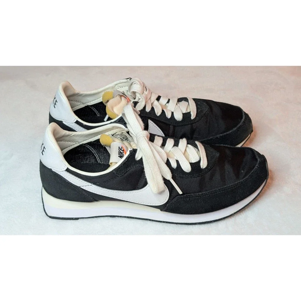 Nike Waffle Trainer 2 YTH Sz. 7 Athletic Shoe BLK/WHT Unisex Sneaker #DC6477-001